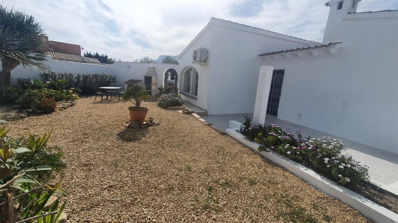 Cheerful 2-Bedroom Villa With Private Pool Calpe Buitenkant foto